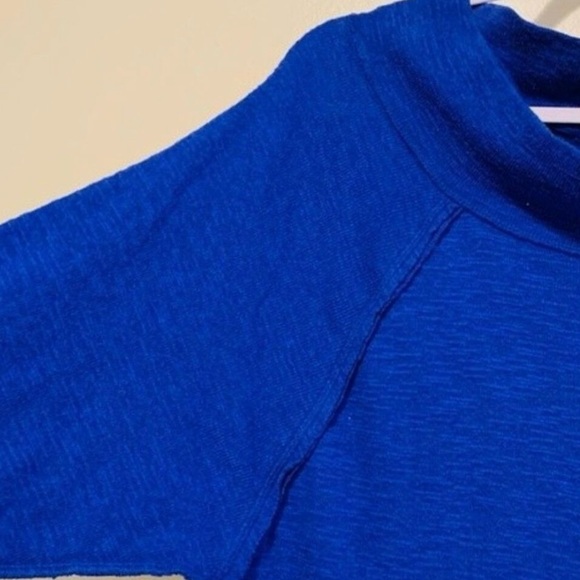 EUC Free People/We The Free/ Palisades Off Shoulder Knit Sweater Top đź’śđź’™ - Picture 5 of 6